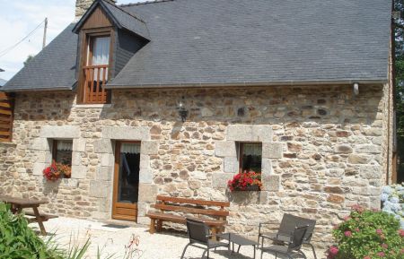 G&icirc;te n&deg;22G240302 Callac - C&ocirc;tes d'Armor - Fa&ccedil;ade
