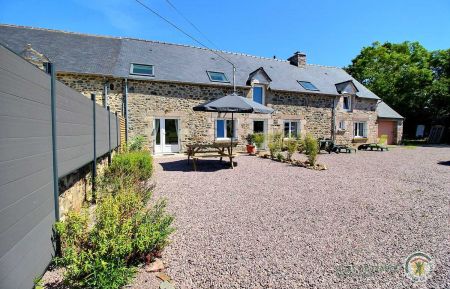 G&icirc;te n&deg;22G350327 H&eacute;nanbihen - C&ocirc;tes d'Armor - photo