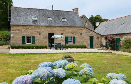 G&icirc;te n&deg;22G110912 Ploun&eacute;vez-Mo&euml;dec - C&ocirc;tes d'Armor - photo