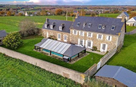 G&icirc;te n&deg;22G510406 Ruca - C&ocirc;tes d'Armor - L'Ancien Presbyt&egrave;re