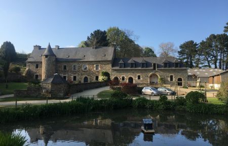Le manoir et l'ancienne étable transformée en gîte Gîte n°22G131502 Trédarzec - Côtes d'Armor - Le manoir et l'ancienne étable transformée en gîte