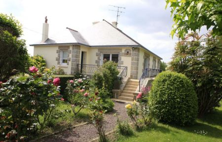 G&icirc;te n&deg;22G422501 Uzel - C&ocirc;tes d'Armor - photo