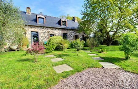 G&icirc;te n&deg;22G351048 Plurien - C&ocirc;tes d'Armor - photo