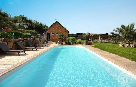 Avec vue mer : La P'tite colo - gîtes et piscine à la belle saison. Gîte n°22G140443 Plouézec - Côtes d'Armor - Avec vue mer : La P'tite colo - gîtes et piscine à la belle saison.