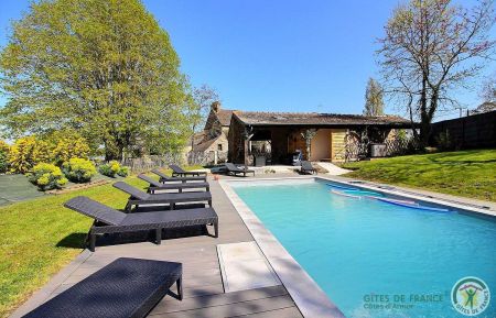 G&icirc;te n&deg;22G521520 Beaussais-sur-Mer - C&ocirc;tes d'Armor - Le Clos Saint Cadreuc et sa piscine ouverte de d&eacute;but Mai &agrave; fin Septembre.