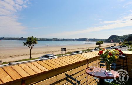 G&icirc;te n&deg;22G110460 Plestin-les-Gr&egrave;ves - C&ocirc;tes d'Armor - Terrasse vue mer 
