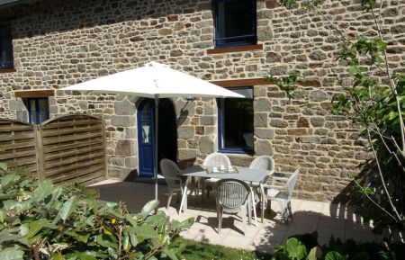 G&icirc;te n&deg;35G110562 Plerguer - Ille-et-Vilaine - Terrasse expos&eacute;e sud