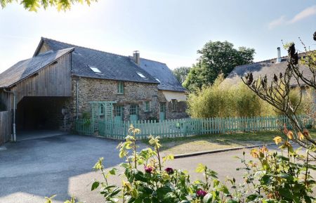 G&icirc;te n&deg;35G16013 Ch&acirc;teaugiron - Ille-et-Vilaine - photo