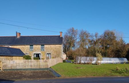 Parking et jardin clos Gîte n°35G141341 Dingé - Ille-et-Vilaine - Parking et jardin clos