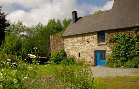 G&icirc;te n&deg;35G12208 Saint-Broladre - Ille-et-Vilaine - Entr&eacute;e du g&icirc;te