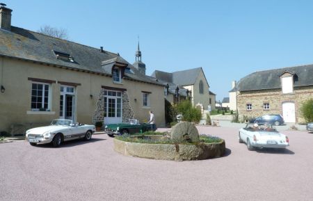 Chambre d'h&ocirc;tes n&deg;35G24080 Domloup - Ille-et-Vilaine - vue g&eacute;n&eacute;rale de la cour