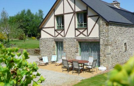 G&icirc;te n&deg;56G501 La Croix-Hell&eacute;an - Morbihan - photo