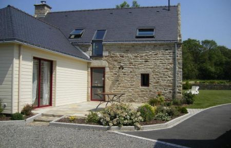 l'entrée principale et la porte fenêtre de la chambre Gîte n°56G1519 Berric - Morbihan - l'entrée principale et la porte fenêtre de la chambre