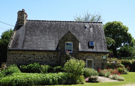 G&icirc;te n&deg;56G18811 Quistinic - Morbihan - Ti Helen en arrivant au Nistoir