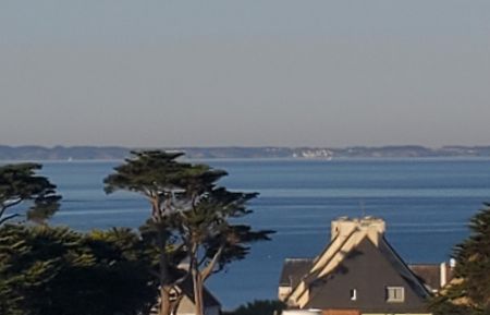G&icirc;te n&deg;56G18659 Quiberon - Morbihan - Vue sur Belle &Icirc;le depuis le balcon 