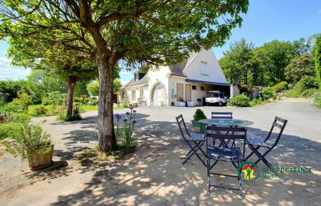 G&icirc;te n&deg;56G2340 Brech - Morbihan - terrasse &agrave; l ombre des catalpas