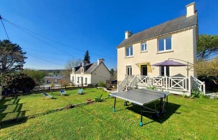 vue du jardin depuis le portail Gîte n°56G867 Baden - Morbihan - vue du jardin depuis le portail
