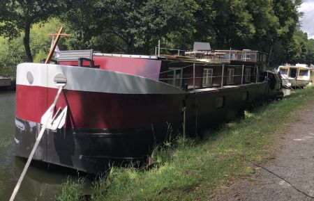 P&eacute;niche56G911 Josselin - Morbihan - Orph&eacute;e &agrave; son point d'amarrage.