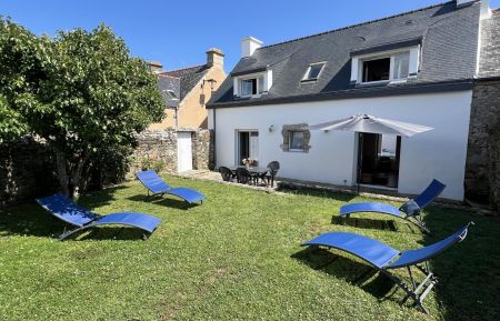 G&icirc;te n&deg;56G18627 Quiberon - Morbihan - La maison et son jardin clos de murs