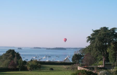 G&icirc;te n&deg;56G31013 Arradon - Morbihan - Vue depuis la veranda