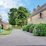 Chambres d'h&ocirc;tes sur un terrain de 8 hectares avec chevaux, moutons, ch&egrave;vres, poules ... 