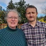 Martine et Gilles sont retraités. Ils étaient paysans en agriculture biologique. Ils aiment faire découvrir les richesses du centre Bretagne. Martine et Gilles sont retraités. Ils étaient paysans en agriculture biologique. Ils aiment faire découvrir les richesses du centre Bretagne.